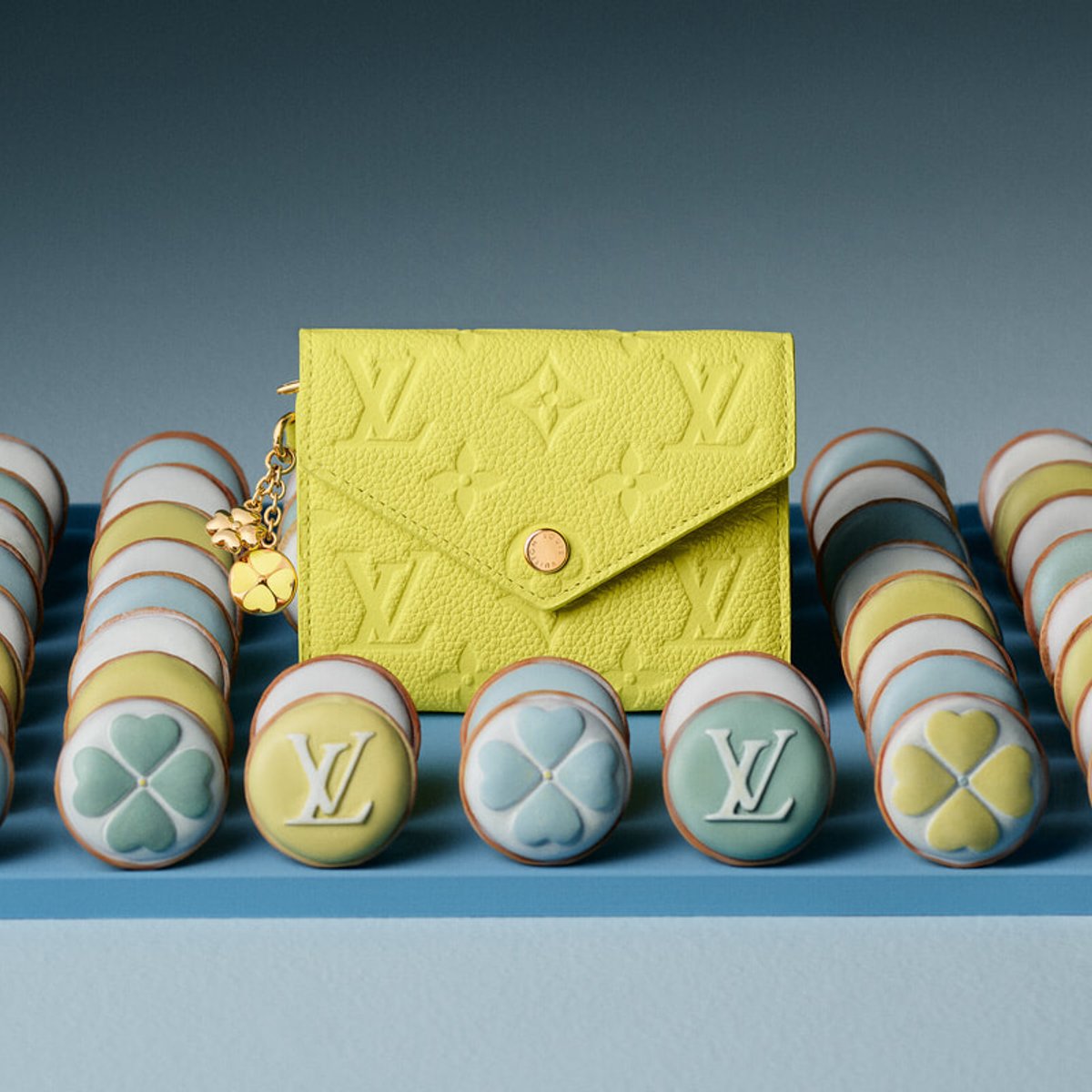 最強開運日に合わせて新調したい！ 心躍るカラーが目を惹くルイ・ヴィトンの新作ウォレット。