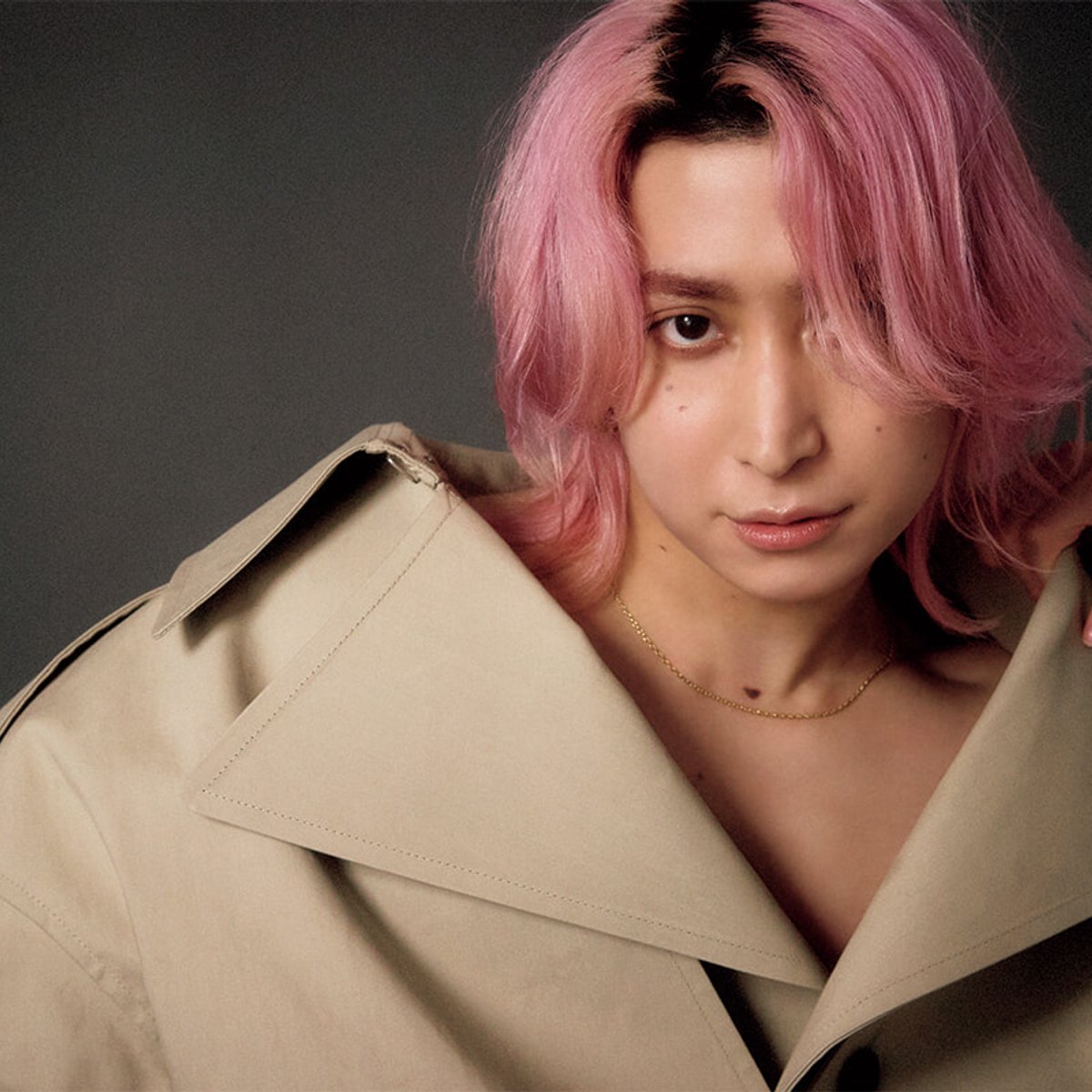 佐久間大介、服と踊る。