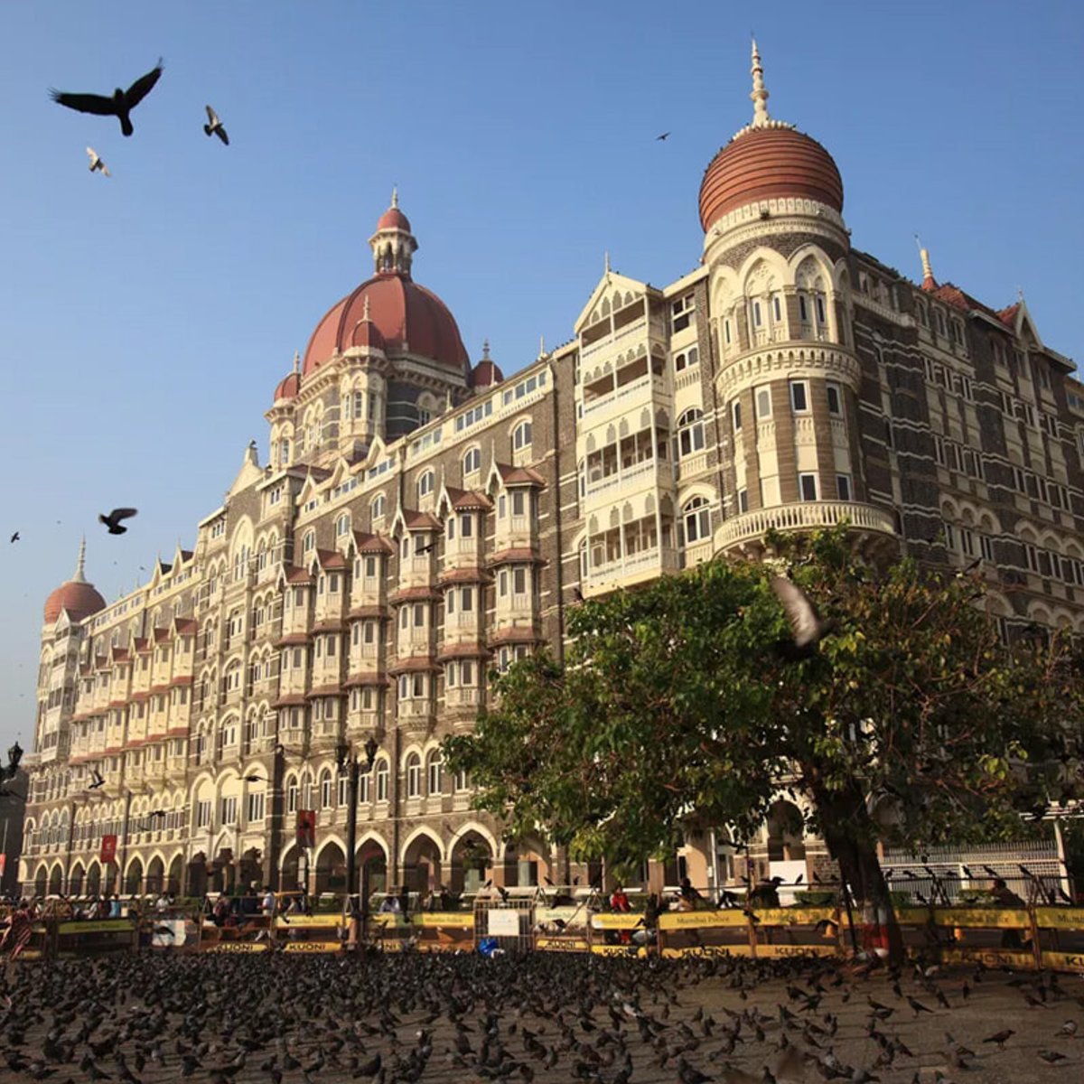 英国王室やオバマ夫妻、マクロン夫妻滞在がムンバイで宿泊したインドの宮殿ホテル「タージ・マハル・パレス」って？