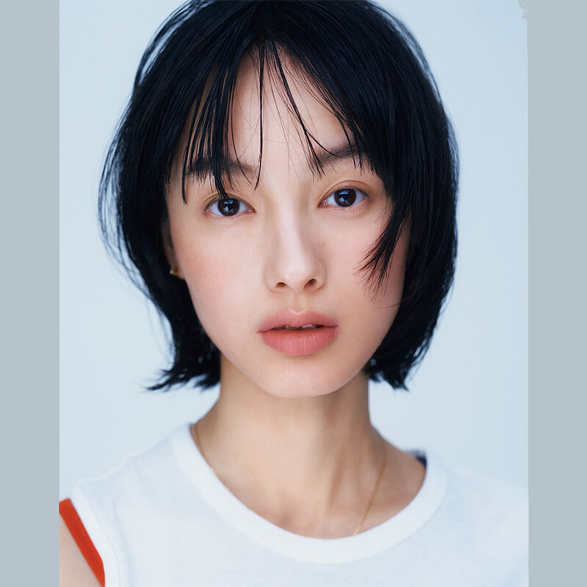 シェイディング＋チーク＋ハイライトでつくる大人の立体感。