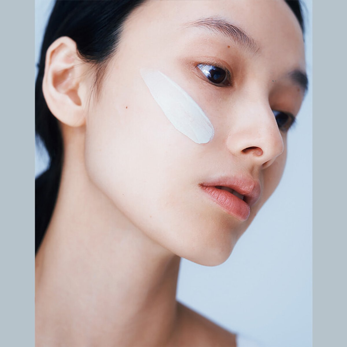 春のベースメイク、薄＆軽な仕上がりを叶える名品は？【シェイディング＋チーク＋ハイライトでつくる大人の立体感】