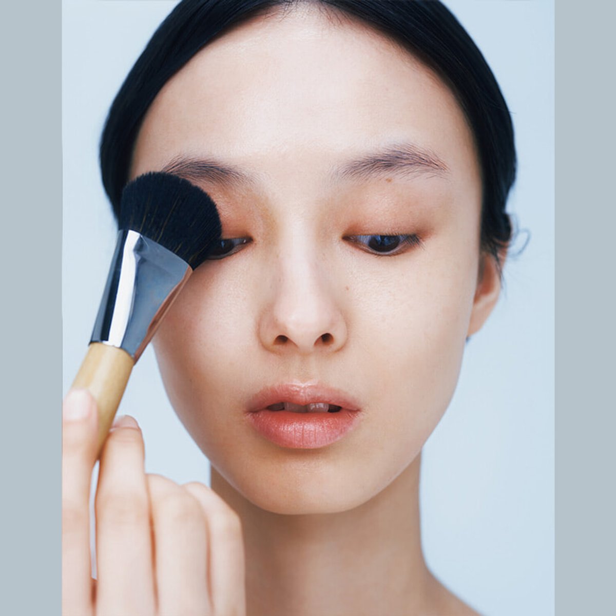 理想のメリハリ肌を叶える、影色の仕込み方。【シェイディング＋チーク＋ハイライトでつくる大人の立体感】