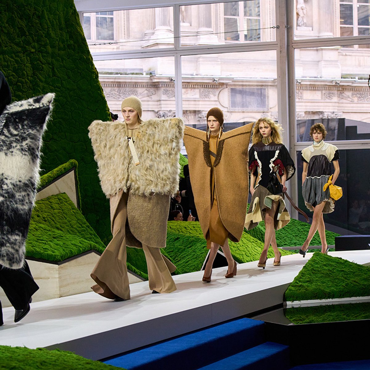 自然とフォークロアにインスパイアされた、ルイ・ヴィトン 2026秋冬ウィメンズ・コレクション。