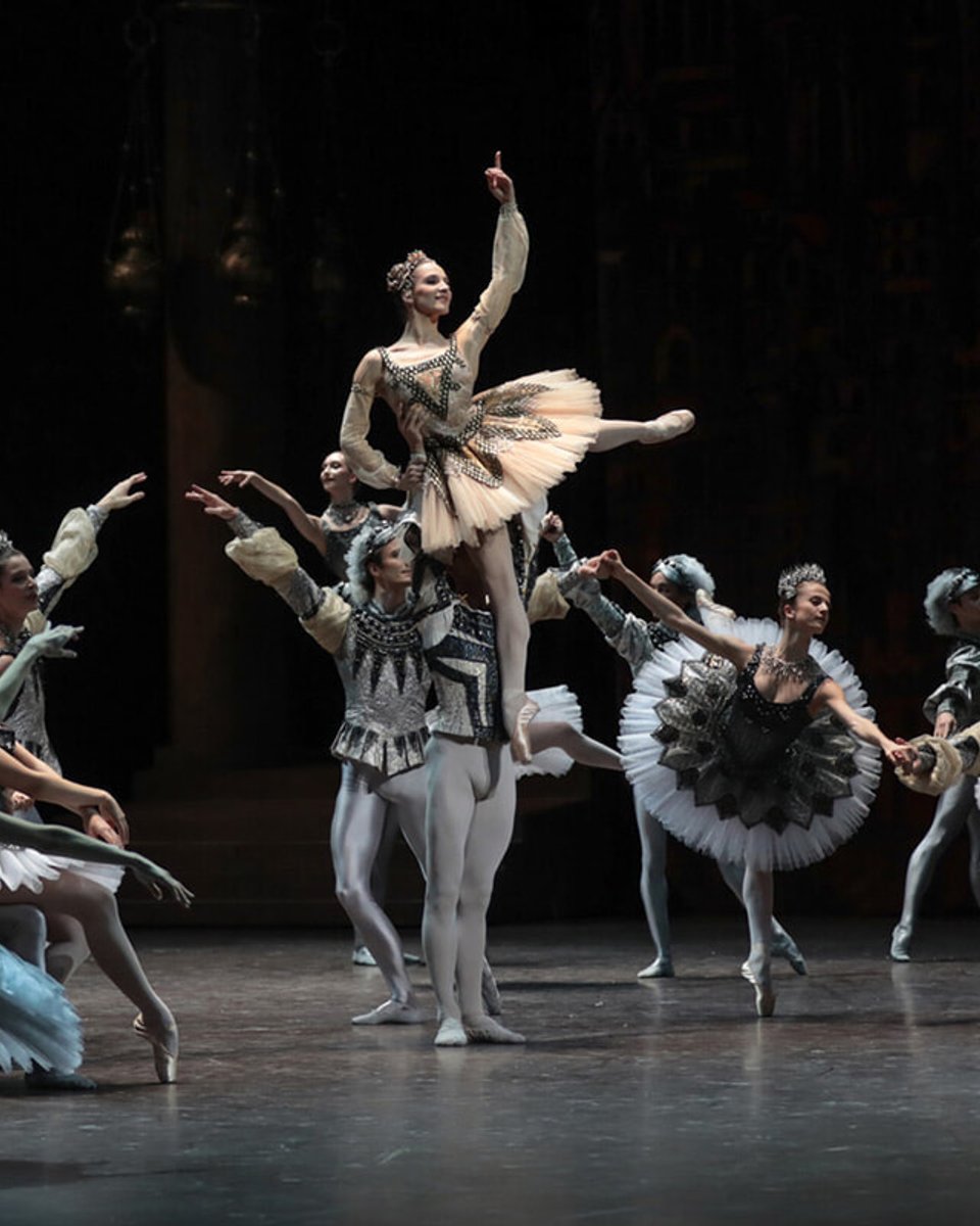 パリ・オペラ座バレエ団のシーズン2026/27のプログラム。