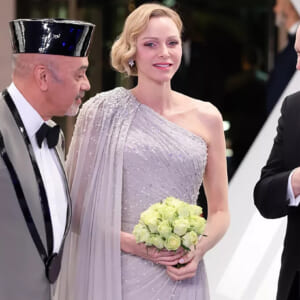 彬子女王とシャルレーヌ公妃の豪華共演。【薔薇の舞踏会】に舞い降りた「煌びやかなドレス」姿。