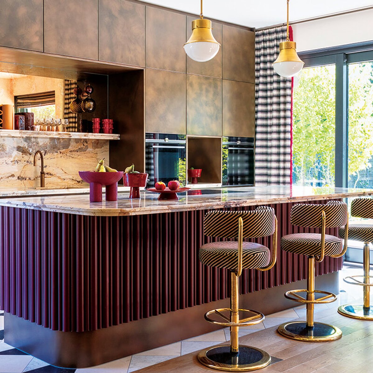 【憧れの家作り】1930年代の古い家屋を、カラフルに個性的にリフォーム。