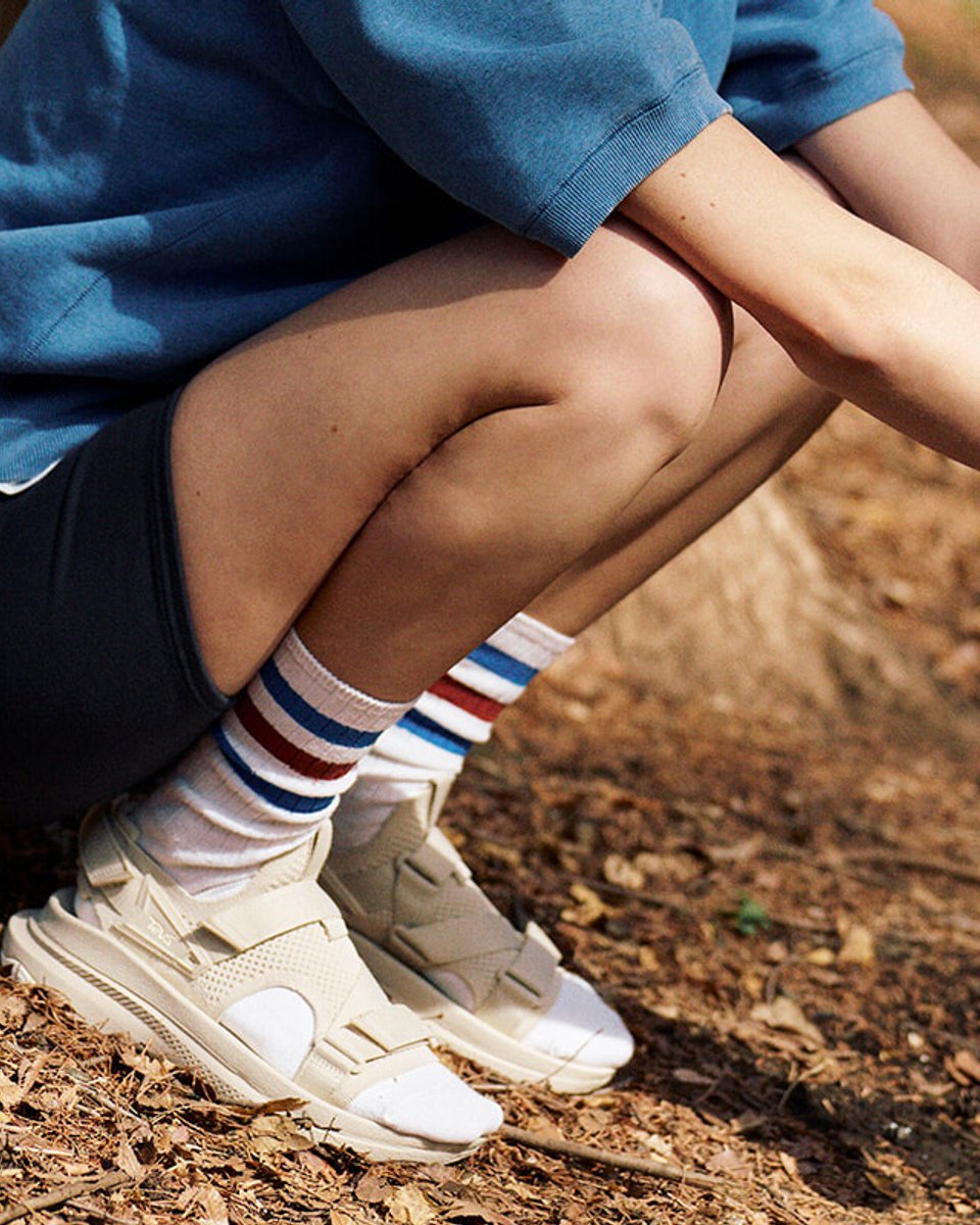 新色が登場！ テバの「走れる」サンダルで、街から自然まで自由に駆け抜けよう。