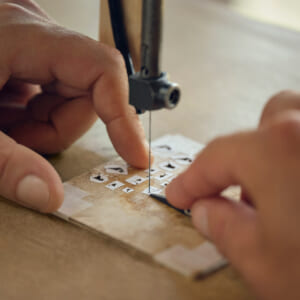 カルティエとキングズ ファウンデーションが、時計職人を育てる新たな教育プログラムをスタート。