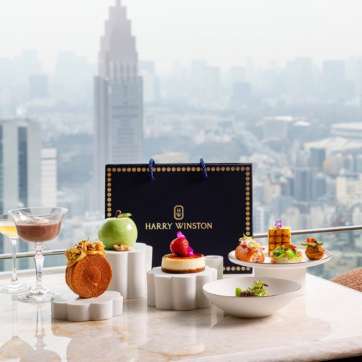 ニューヨーク気分を楽しむ、ハリー・ウィンストン×パーク ハイアット 東京コラボのアフタヌーンティーが開催。