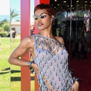 「肌見せファッション」は歌姫たちに学べ！コーチェラで最もスタイリッシュだったセレブは？