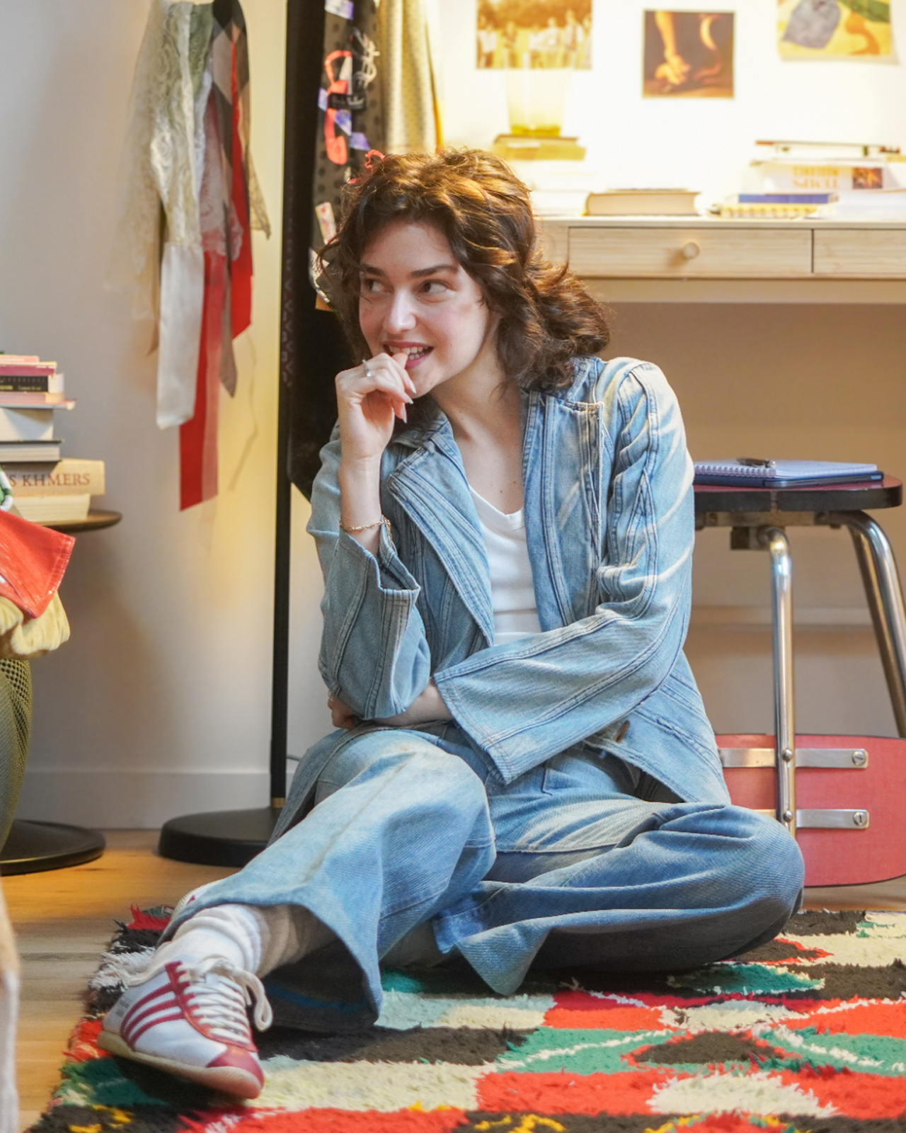 現代パリジェンヌのヴィンテージスタイルは「上書き」がルールらしい。【森春菜の「令和じたばたパリジェンヌ月報」#1】