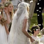 ウェディングドレス姿のケイト・モス