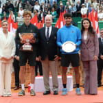 表彰式でのシャルレーヌ公妃