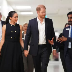 ダイアナ妃の足跡をたどってオーストラリアに現れたメーガン・マークルとハリー王子