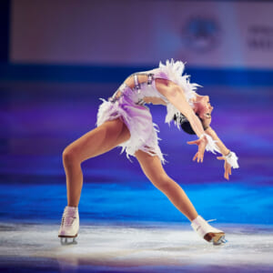 圧巻のパフォーマンスに感動！ ファルコネーリと、荒川静香フルプロデュースの「フレンズオンアイス 2026」がコラボレーション。