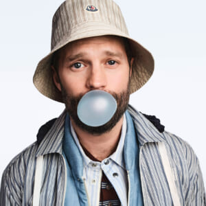 モンクレールが、軽やかなレイヤリングを楽しむサマーコレクション「Puffy Summer」を発表。