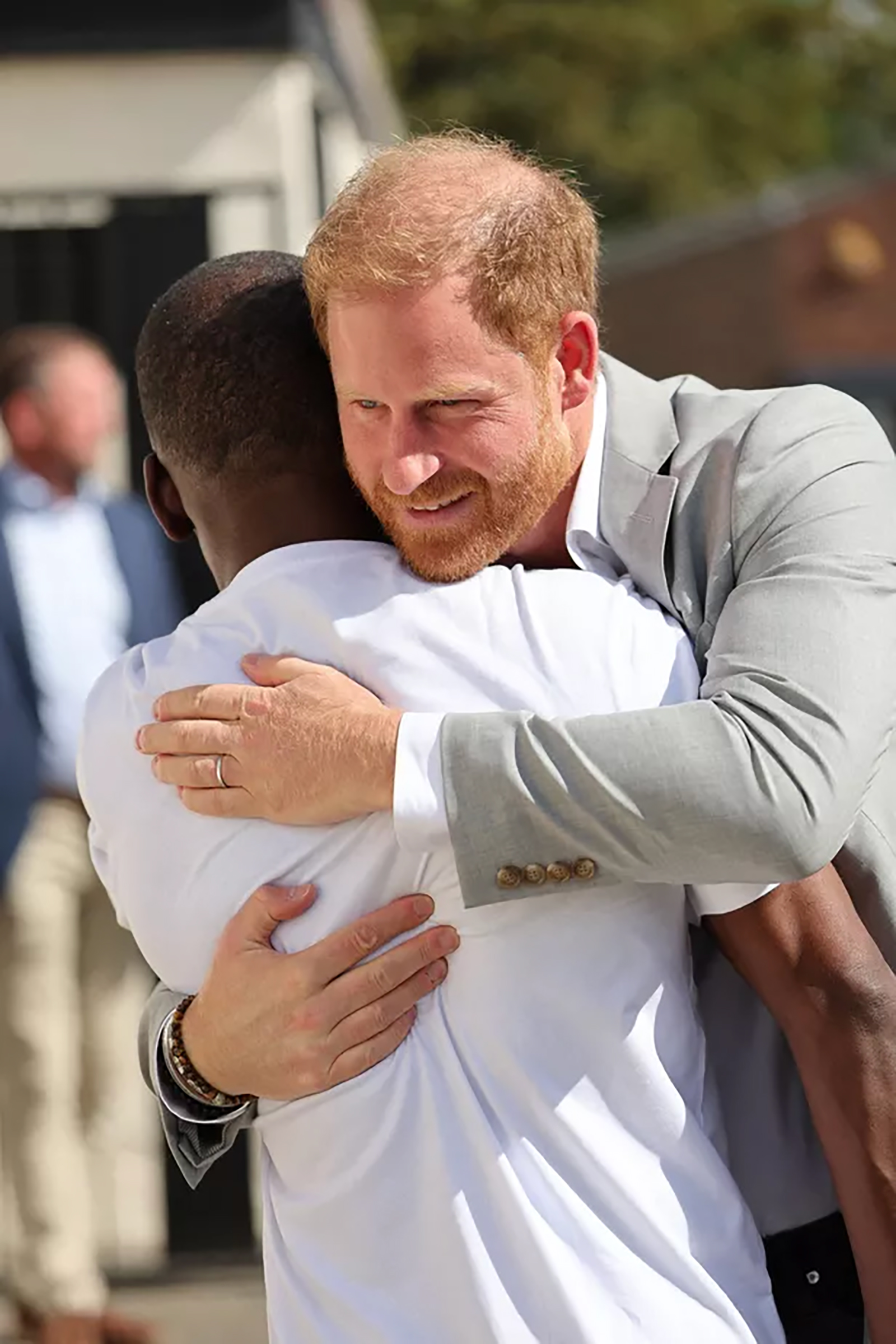 地域のレコーディングスタジオでのハリー王子