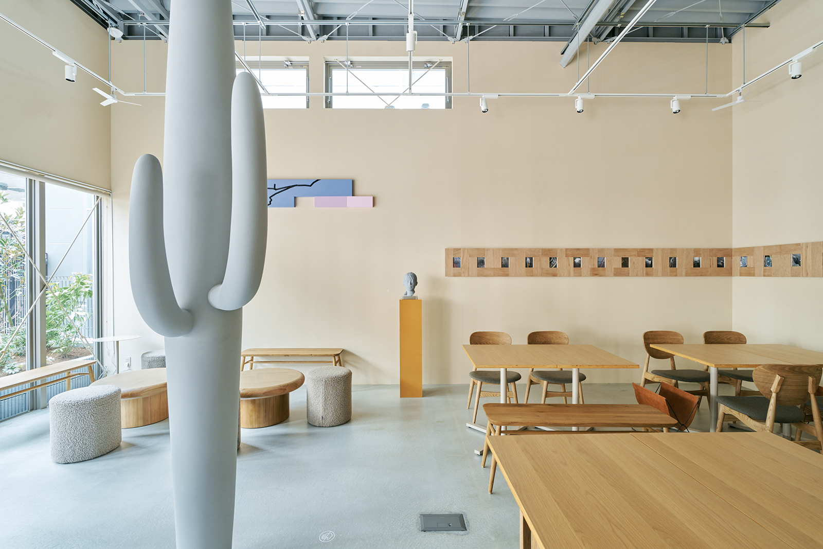 東京・渋谷にオープンしたMINAで開催中の展覧会『PUBLICAD-公共性と広告性を再編集する／Re-editing the Narratives of the Public』の作品