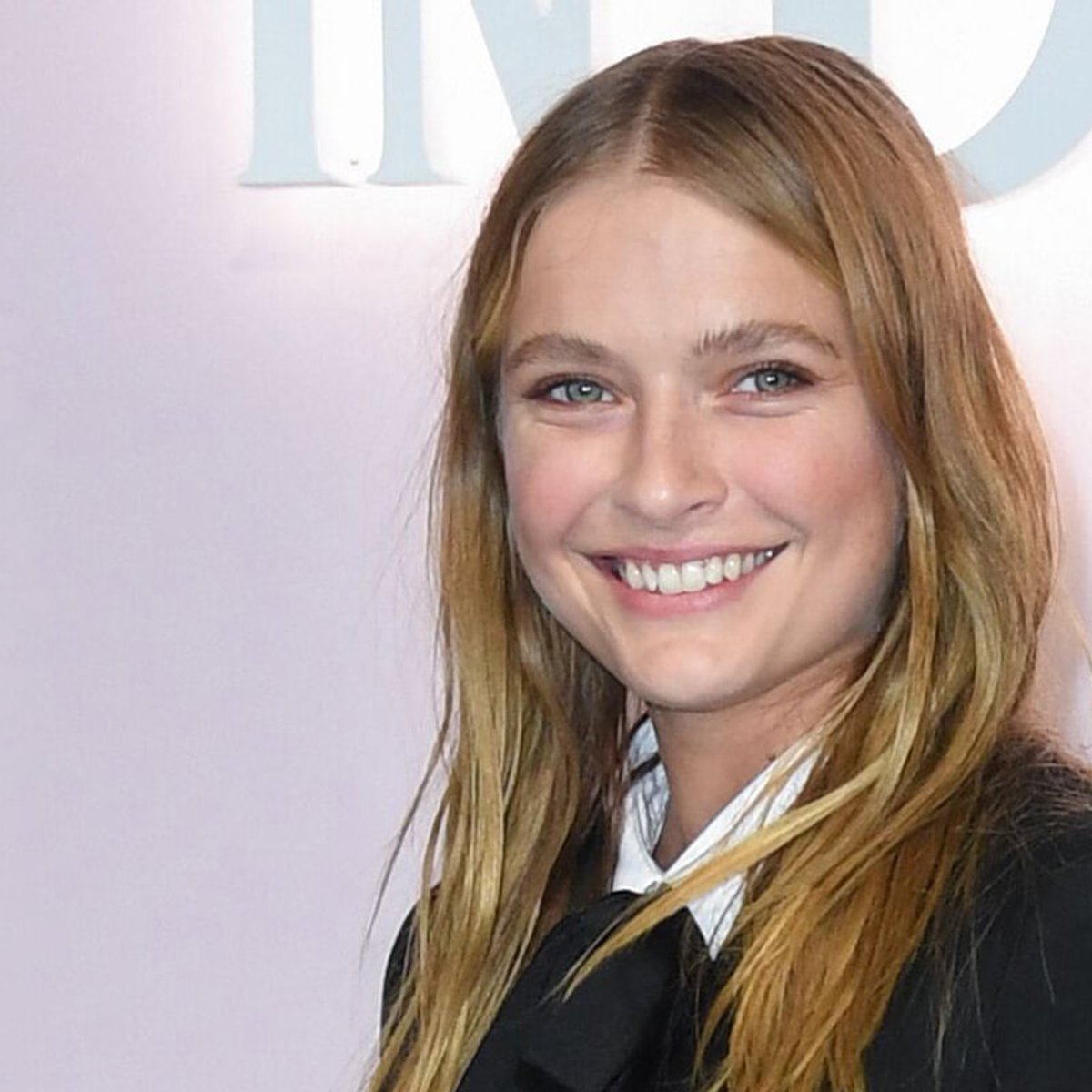 意外な下積み時代も。ファッション界、演劇界が注目するカミーユ・ラザとは？