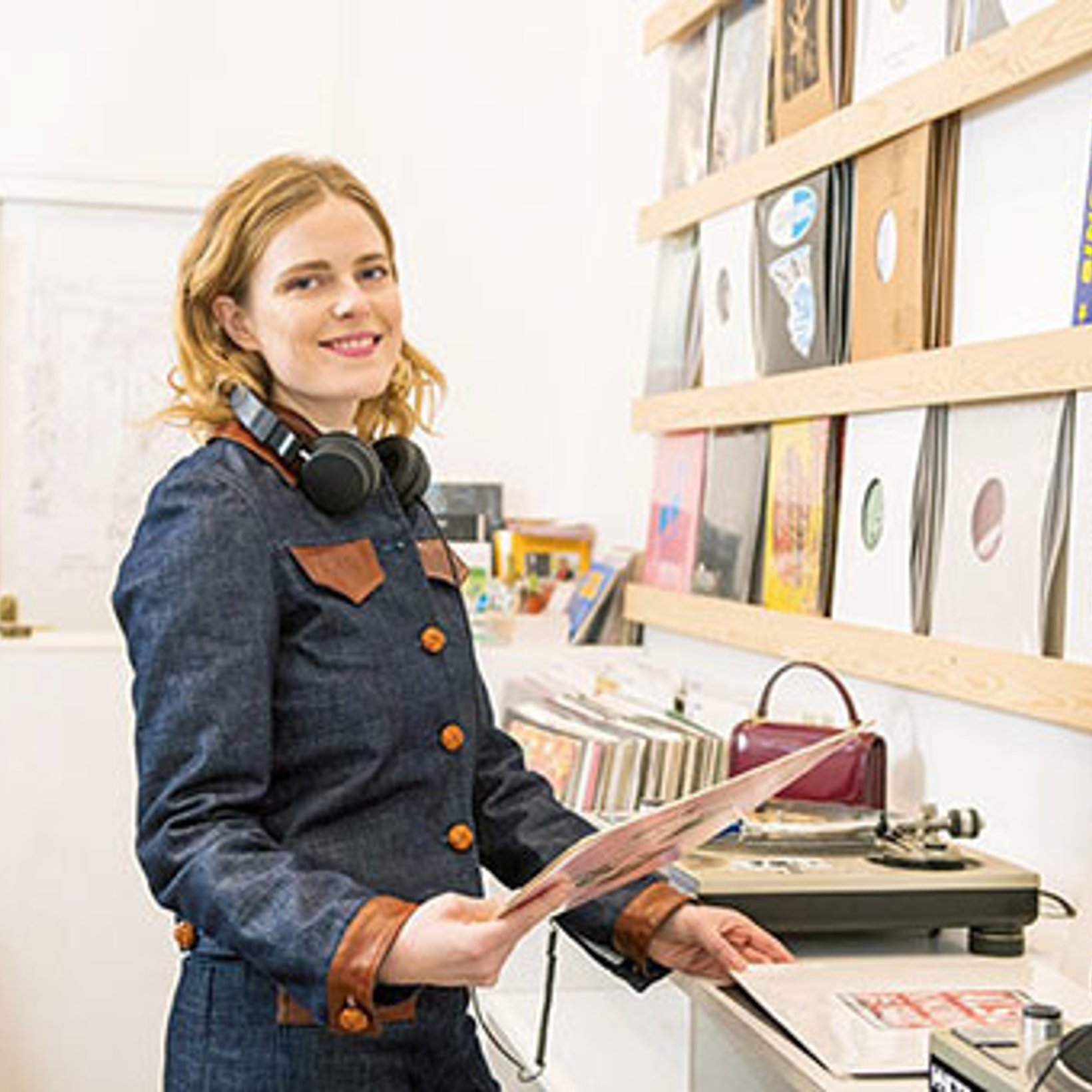 下町情緒あふれるパリのサンマルタン運河界隈を歩こう。