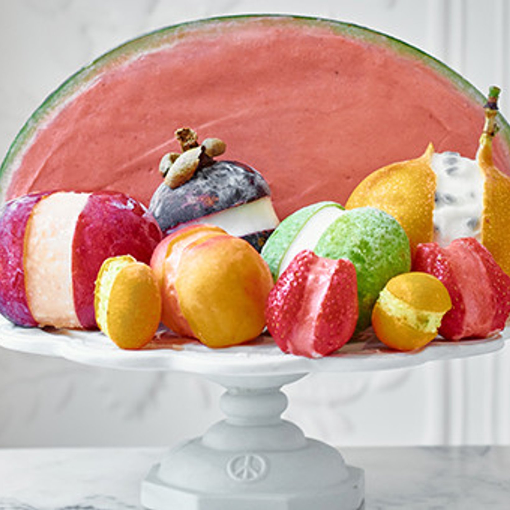 夏、フリュッティーニのフルーツ丸ごとシャーベットを。