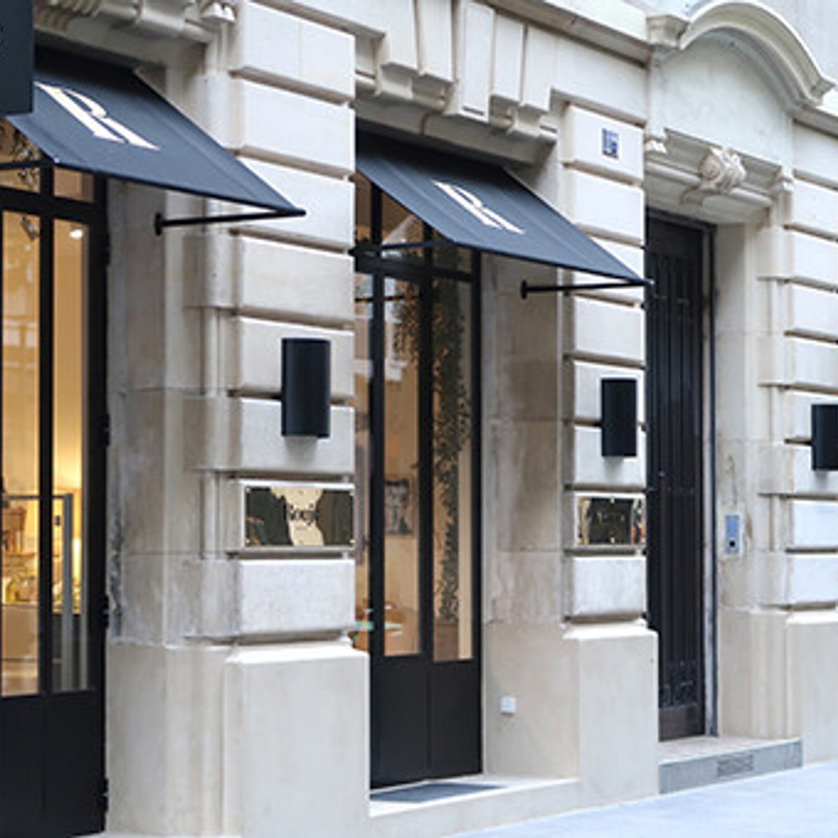 ジャンヌ・ダマスがRoujeの店とレストランをオープン。