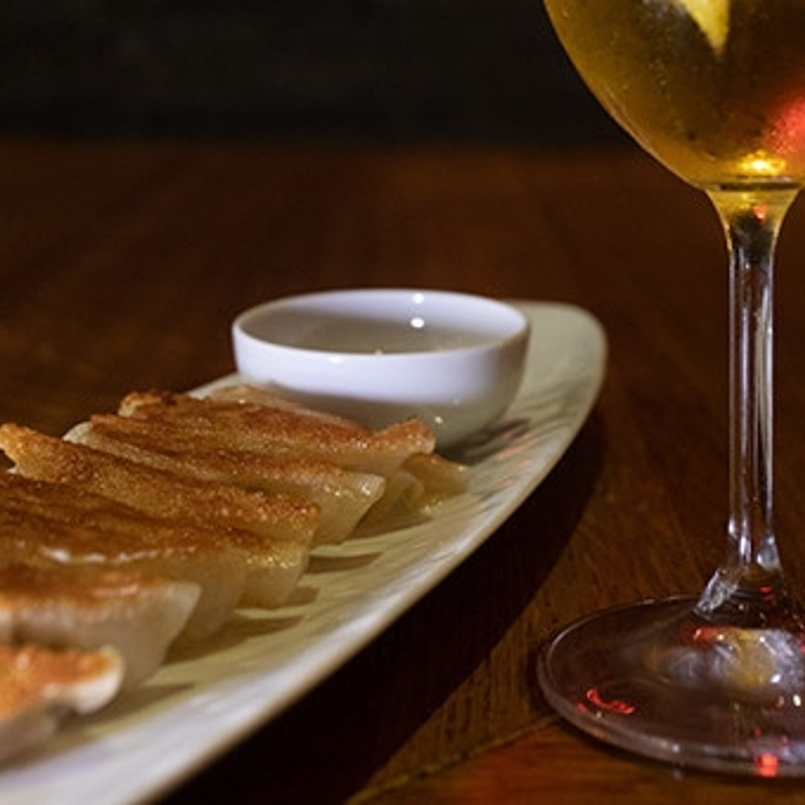 餃子とカクテルはミスマッチかグッドマッチか。試さねば！