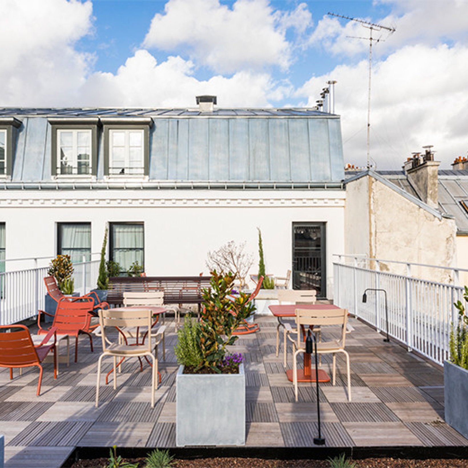 ル・グラン・カルティエは庭＆カフェ＆ショップ＆ホテル！