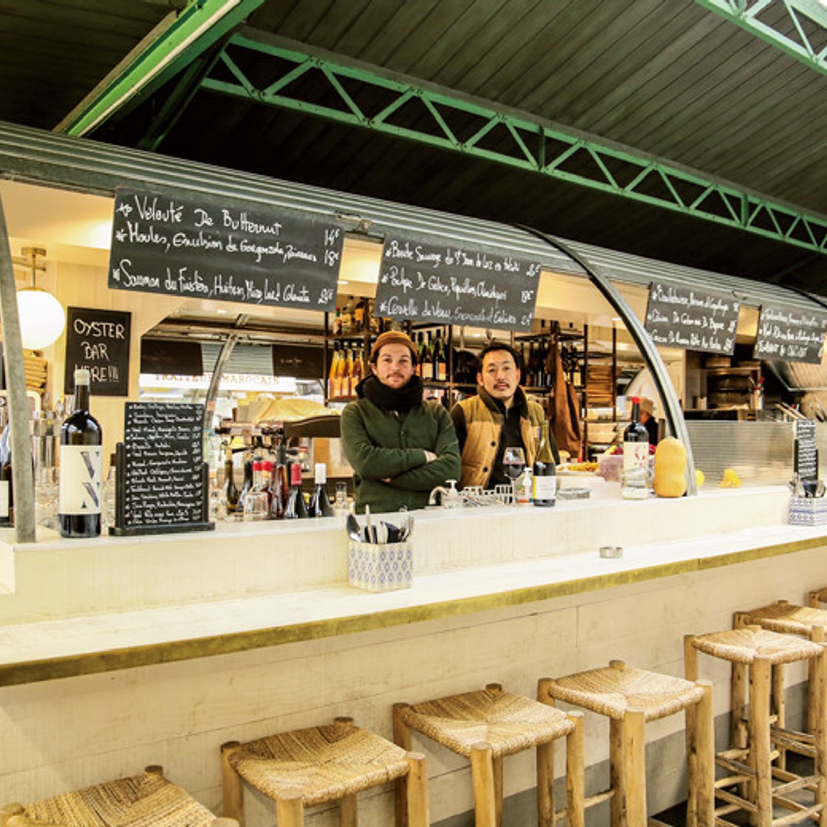 マルシェの一角で名シェフの本格フレンチが食べられる！