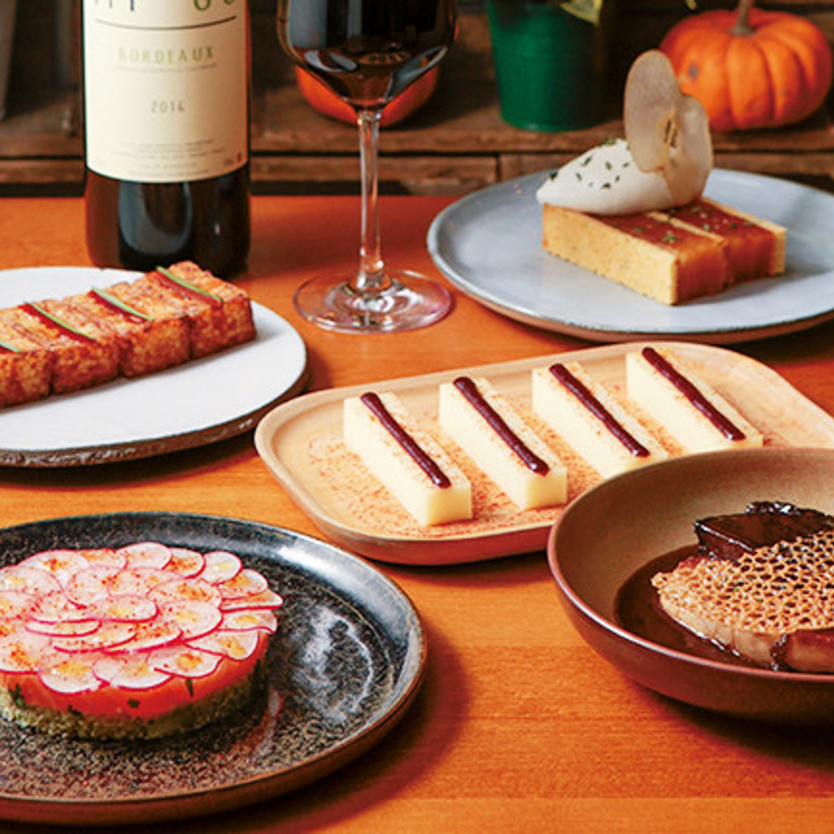 テーマは”居酒屋”。パリの星付きシェフのお店で大皿料理を楽しもう。