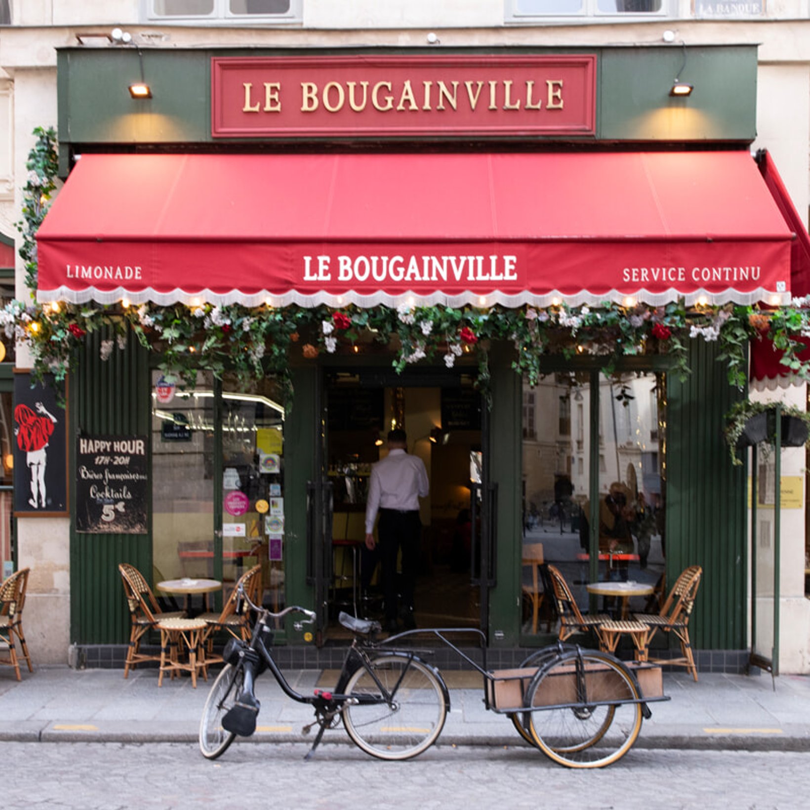 50年代の雰囲気そのまま、 気取らない陽気なカフェ。【仏版マダムフィガロエディター行きつけのカフェごはん】