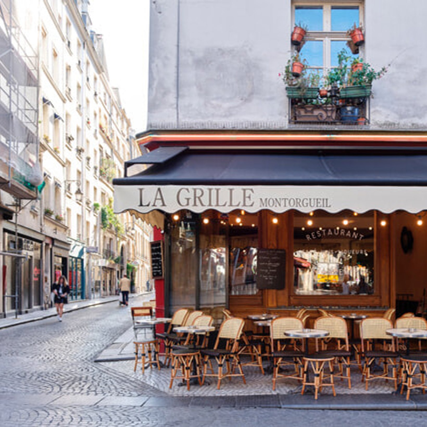 食の街の歴史を語る、 オーセンティックな一軒。【仏版マダムフィガロエディター行きつけのカフェごはん】