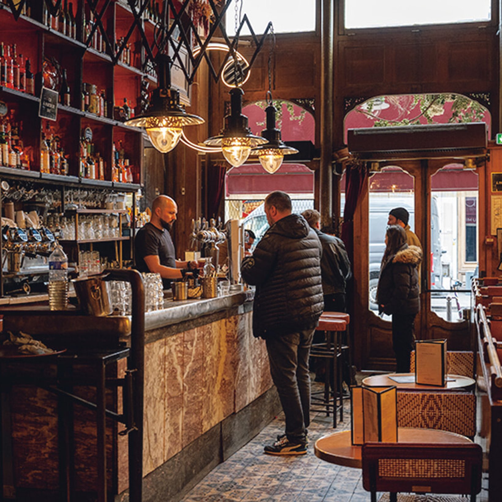 1863年創業、パリの下町で正統派カフェごはんを堪能しませんか？【パリのマイベストレストラン】