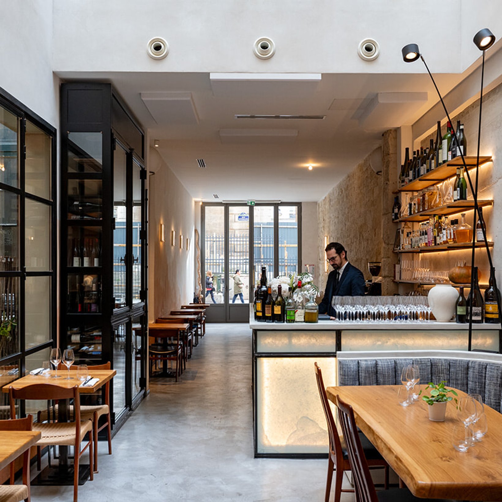 ジャン=ポール・エヴァン絶賛！ 上質な旬の食材を使ったパリ9区の人気店。【パリのマイベストレストラン】