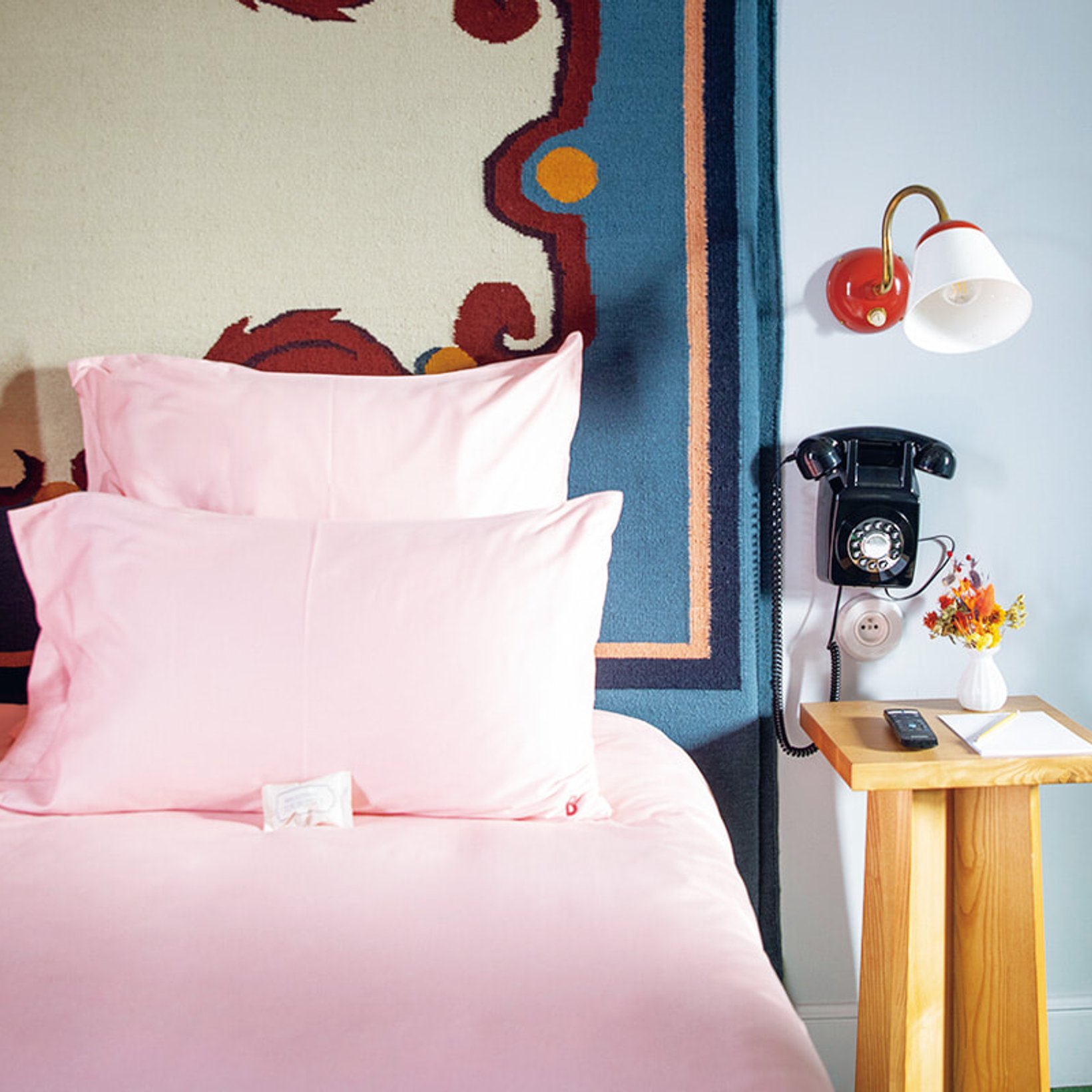 モダン×レトロなデザインを手頃な価格で。