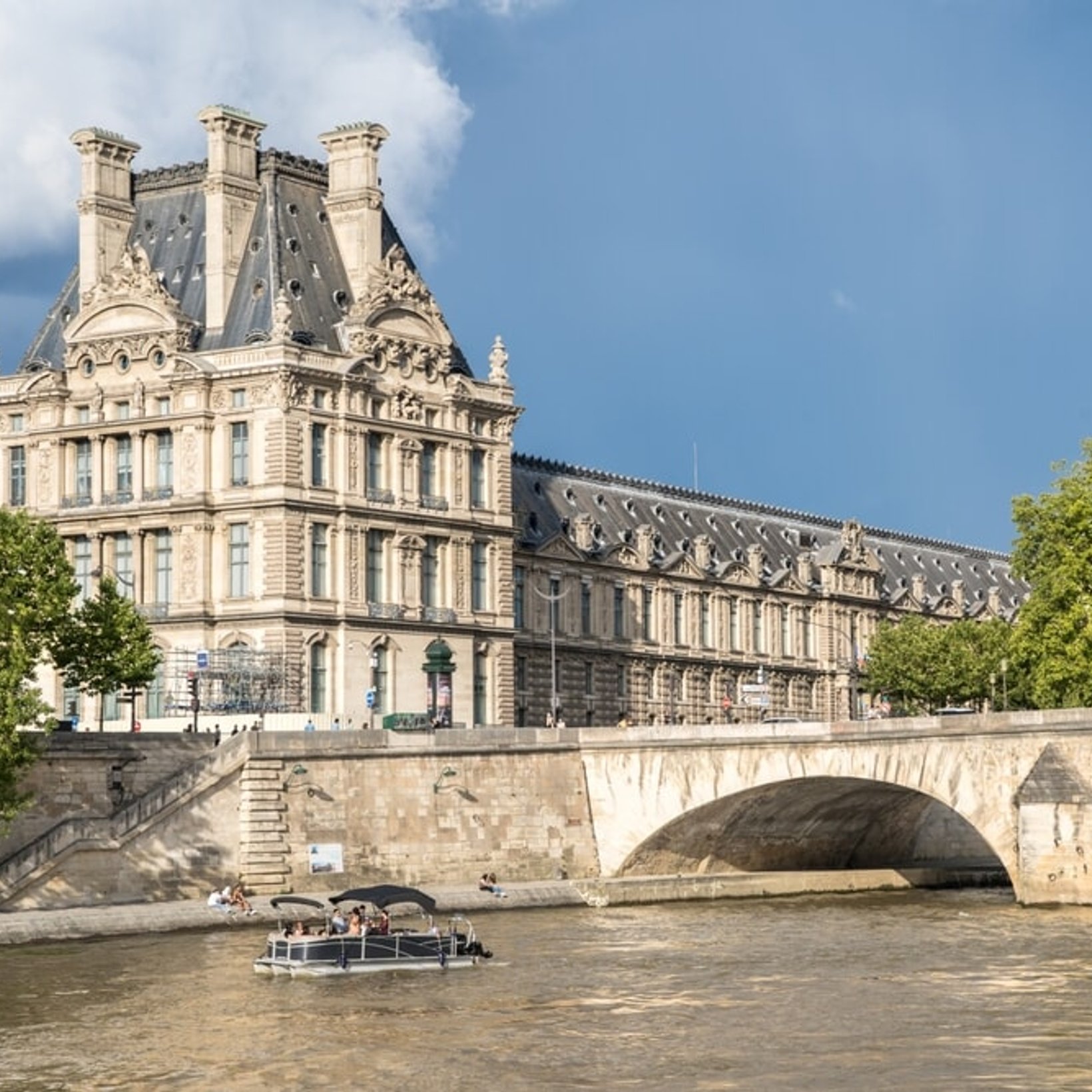 パリ1区の特徴とは？ 治安や観光地、ホテル、カフェ、レストランなども紹介