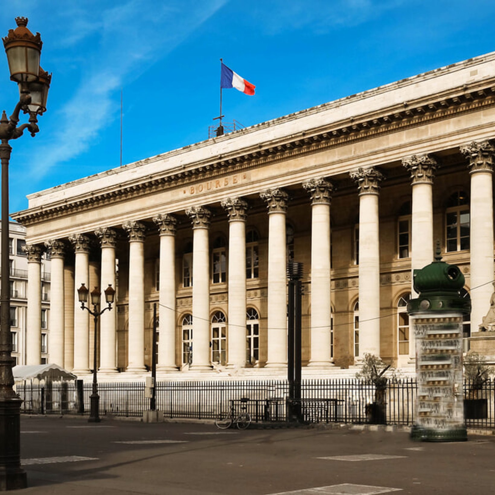 パリ2区の特徴とは？ 治安や観光地、ホテル、カフェ、レストランなども紹介