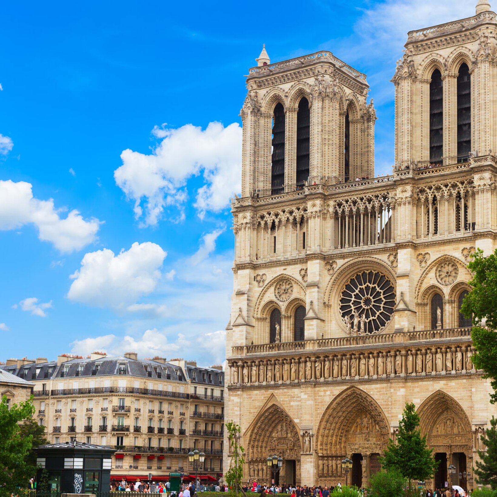 パリ4区の特徴とは？ 治安や観光地、ホテル、カフェ、レストランなども紹介。