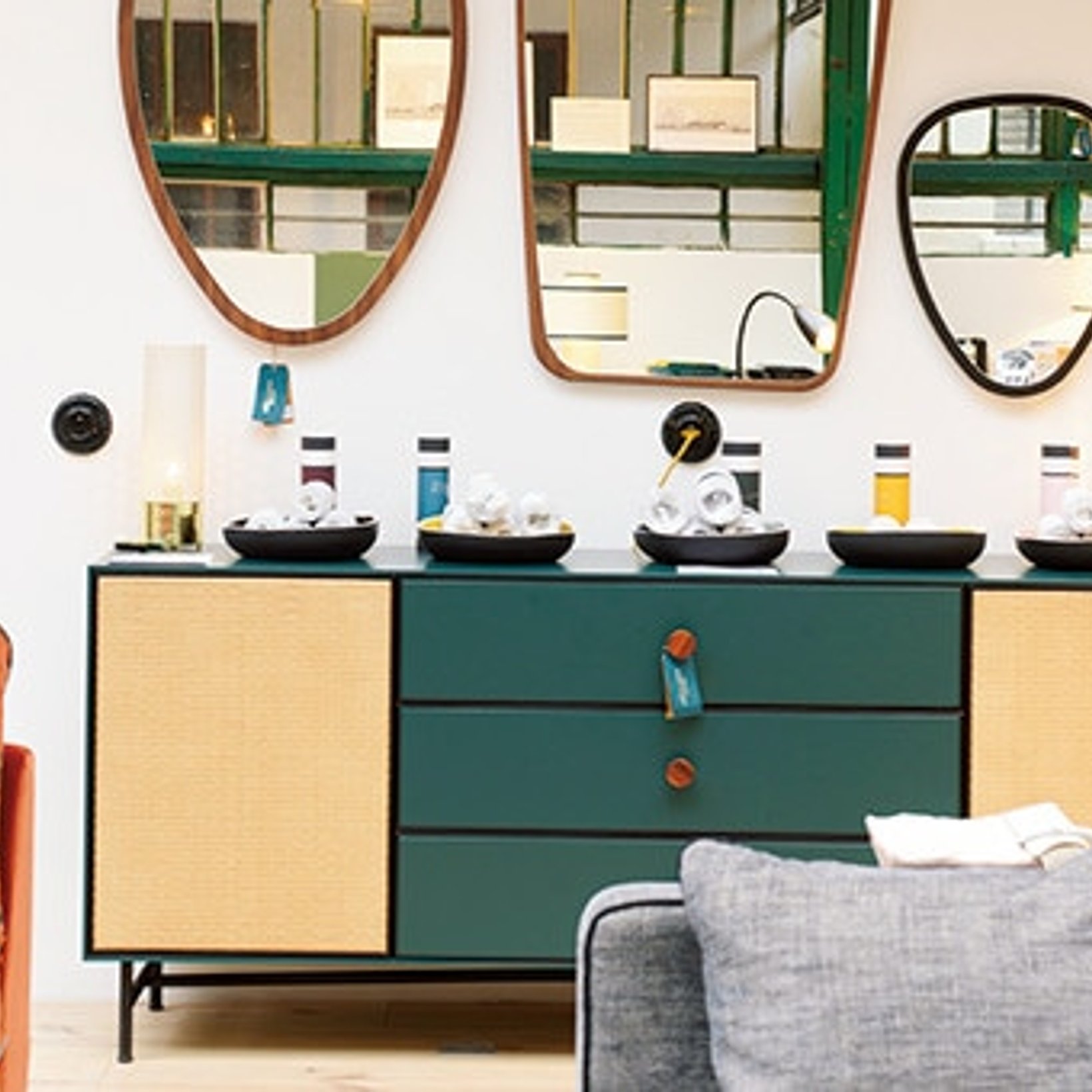 パリの人気デザイナー、サラ・ラヴォワンヌの旗艦店。