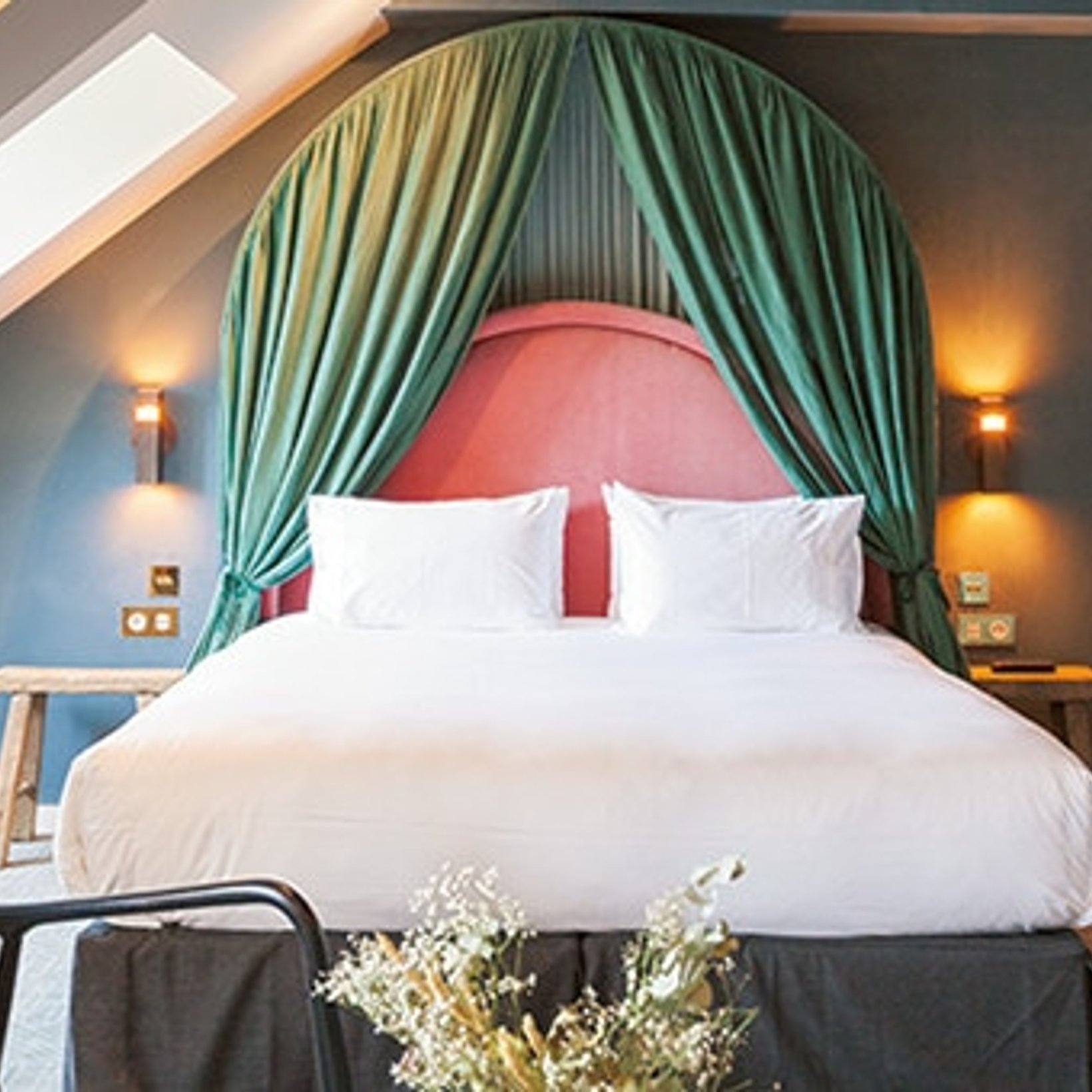 革命時代から賑わうパリ2区の、レトロモダンなプチホテル。