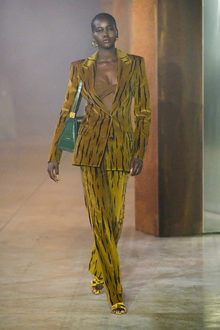 バリー –  2023年 春夏コレクション