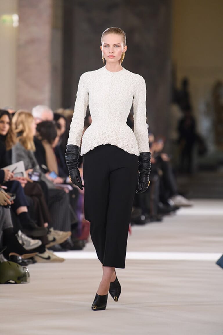 スキャパレリ –  2023年 春夏オートクチュールコレクション