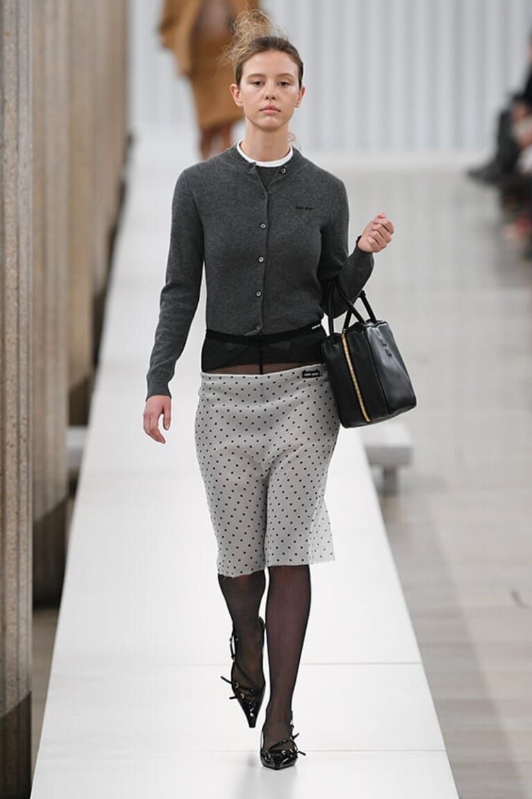 ミュウミュウ –  2023/24年 秋冬コレクション