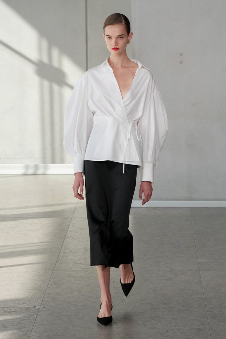 キャロリーナ ヘレラ –  2024年 春夏コレクション