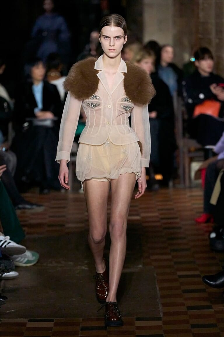 シモーン・ロシャ – 2024/25年 秋冬コレクション