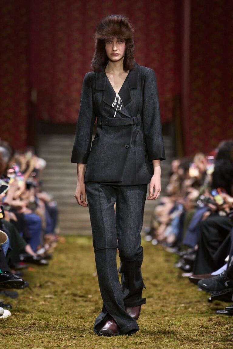 ミュウミュウ – 2026/27年 秋冬コレクション