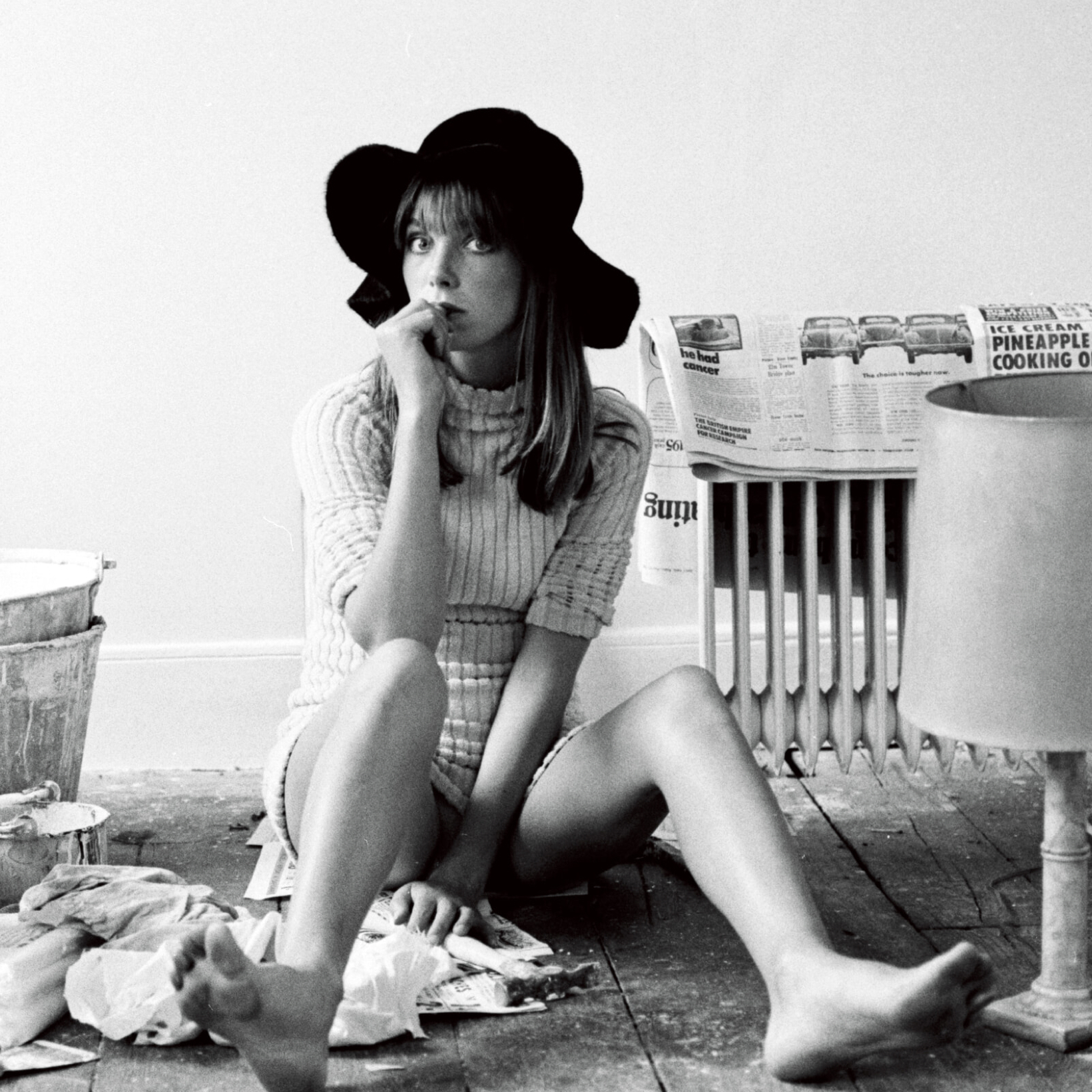 ジェーン・バーキン、永遠のファッションアイコンの魅力を紐解く。