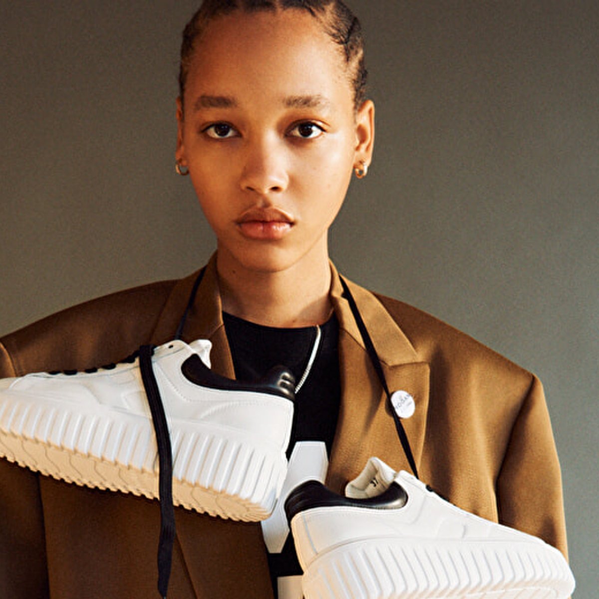 都会的な美学が宿る、ホーガンが日本再来！