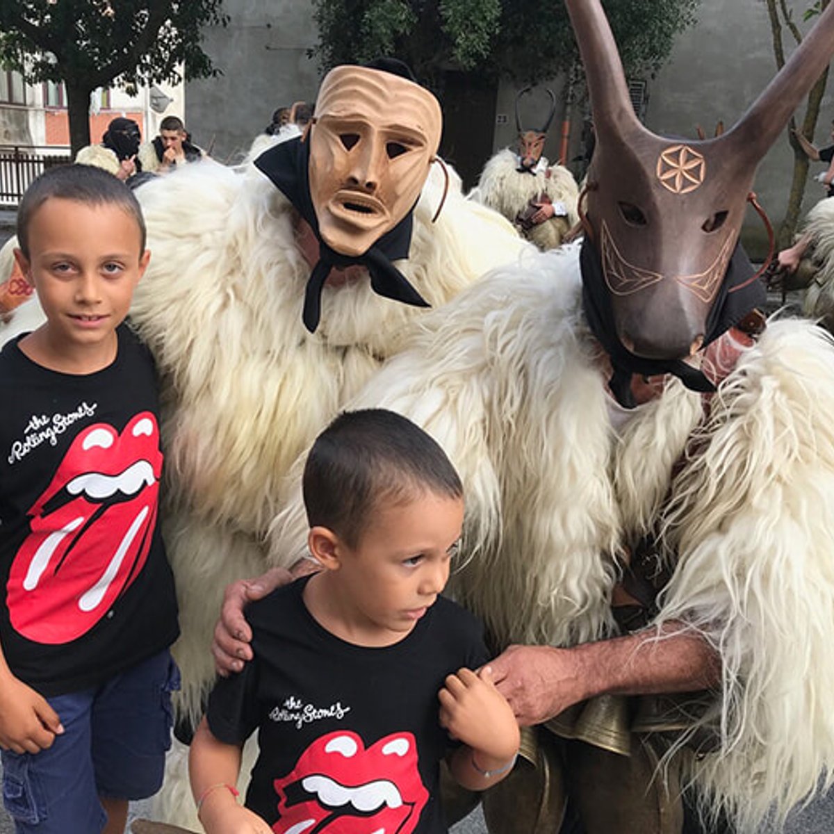 サルデニア島で行われる黒い仮面祭り「バルバジア」