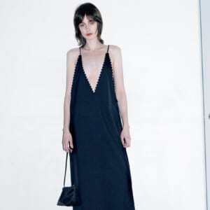 ブラックドレスの無限の可能性。【フレンチシックの新スタンダード】